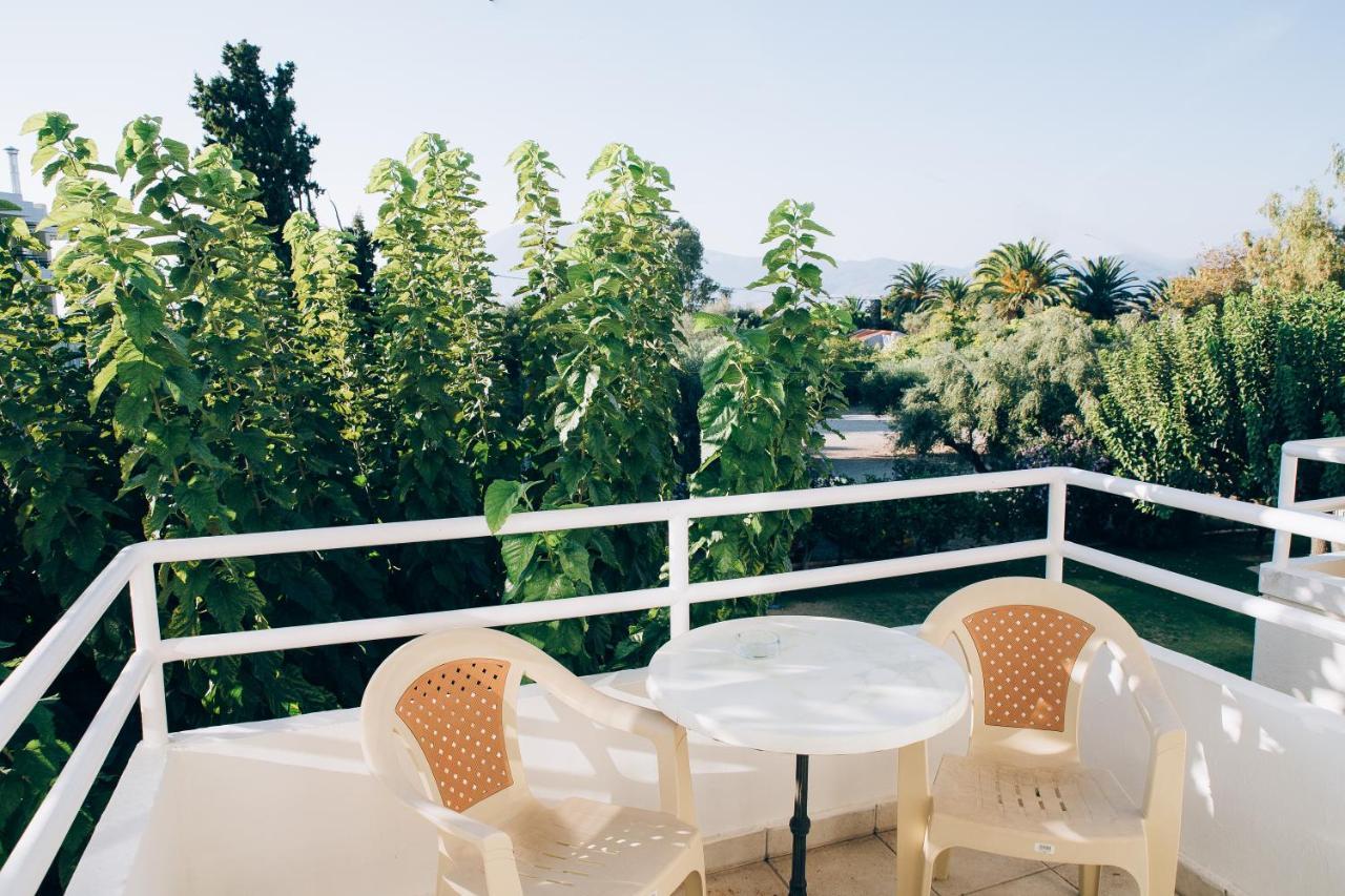 Tzaki Hotel & Restaurant Patras Buitenkant foto