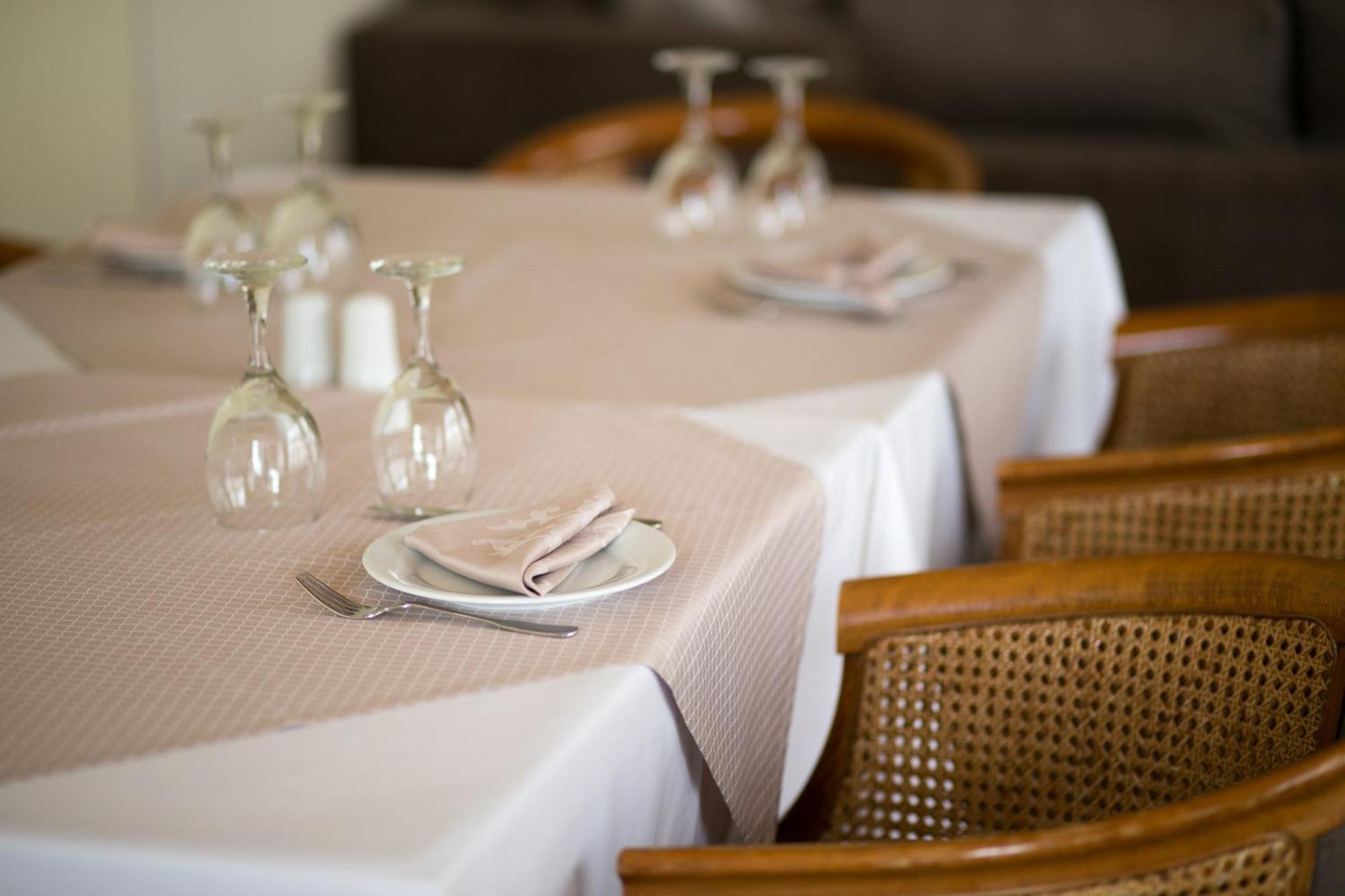 Tzaki Hotel & Restaurant Patras Buitenkant foto
