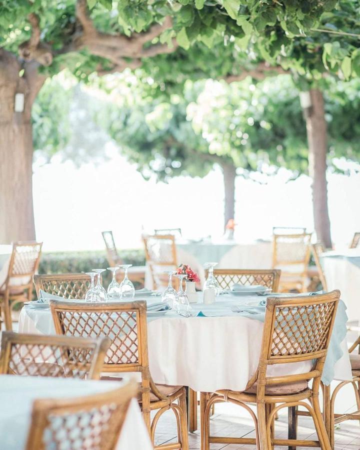 Tzaki Hotel & Restaurant Patras Buitenkant foto